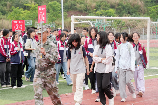 互相促進共同構成立體的點面結合的學校教育管理矩陣