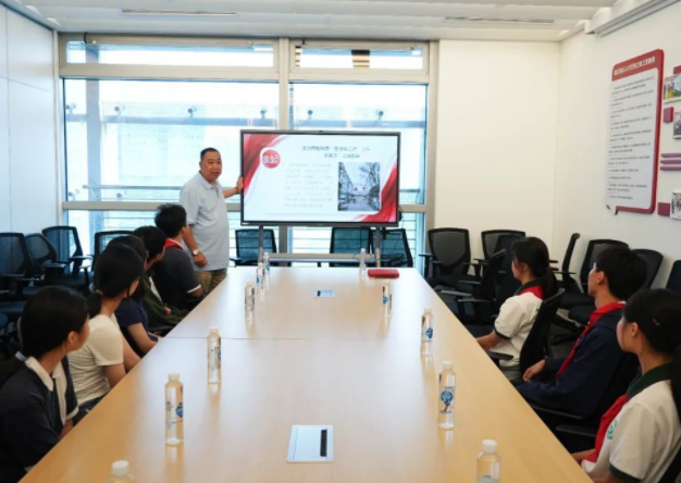 將校園里的搬進底層實踐點將實踐點與校園講堂串聯起來互動 將校園里的搬進底層實踐點將實踐點與校園講堂串聯起來互動