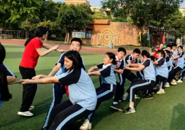 構建全方位德育網絡打造家校社共育教聯體守護青少年健康成長