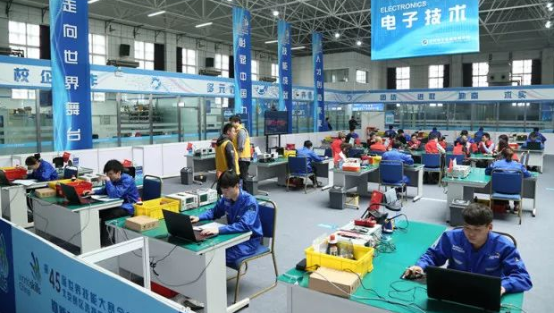 技巧訓練等而現代生計教育則強調將專業學習與職業開展深度交融