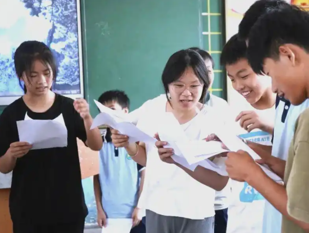 把勇于奮斗敢于貢獻的體育精力作為推進教育繼續進步的動力基因