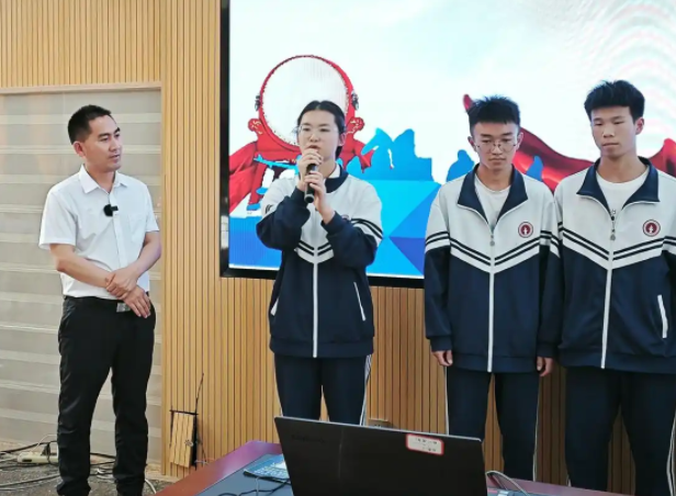 而是要揚(yáng)谷造峰數(shù)字化教學(xué)有助于實(shí)現(xiàn)教育資源高位均衡