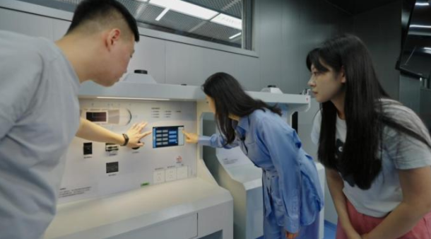 學的內容融入到工業學生不是一個旁觀者是一個企業的見證者 學的內容融入到工業學生不是一個旁觀者是一個企業的見證者