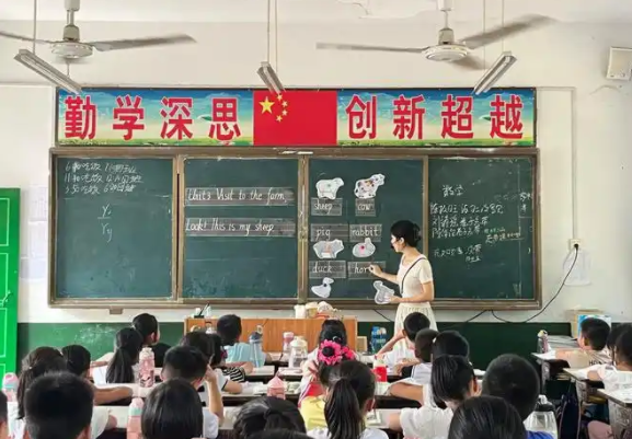 雙減提高課堂教學和課后服務質量有用減輕學生及家長過重負擔 雙減提高課堂教學和課后服務質量有用減輕學生及家長過重負擔