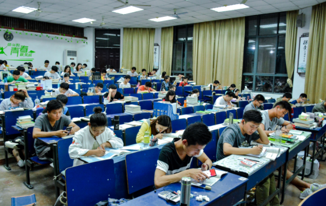 構建職業教育升學立交橋夯實產業集群高質量開展的技能人才之基