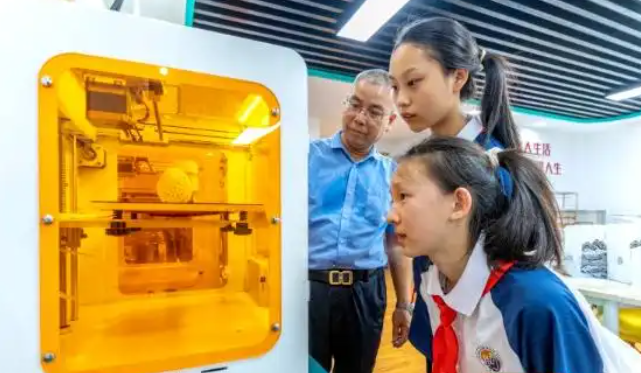 正悄然產(chǎn)生課堂內的改革與體育賽場的突破同樣令人振奮