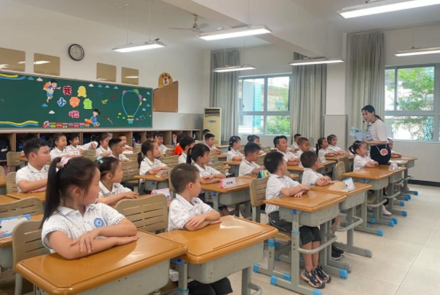 優(yōu)質(zhì)均衡方向加速跨進(jìn)并積極探索高中教育特征多元展開新途徑