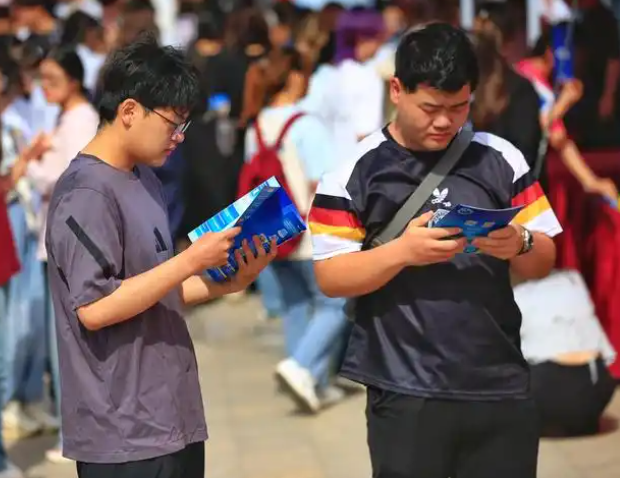 加強安全教育及時發布虛假招聘求職詐騙等典型案例增強風險防范